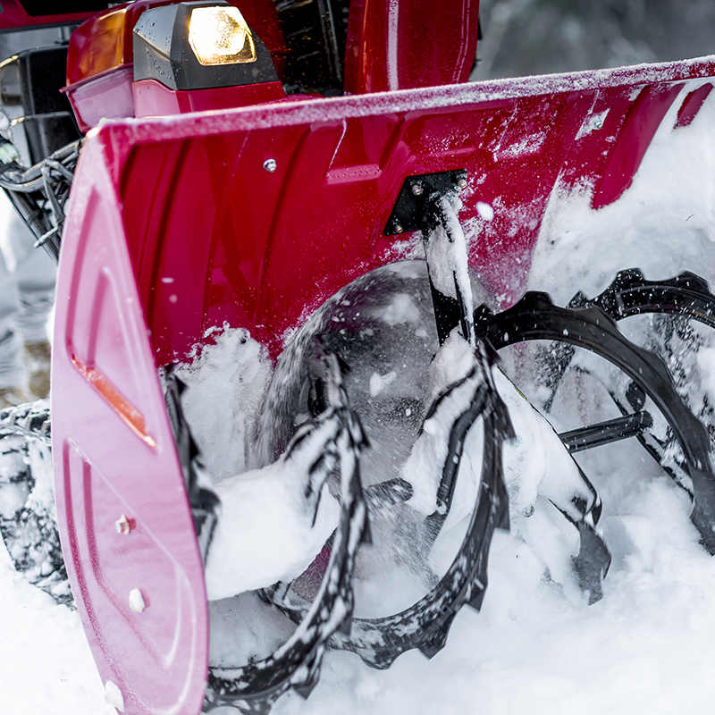 Spazzaneve Honda HSS 1380A ETD con coclea robusta, progettato per una rimozione efficace della neve. shopdacanal.com.