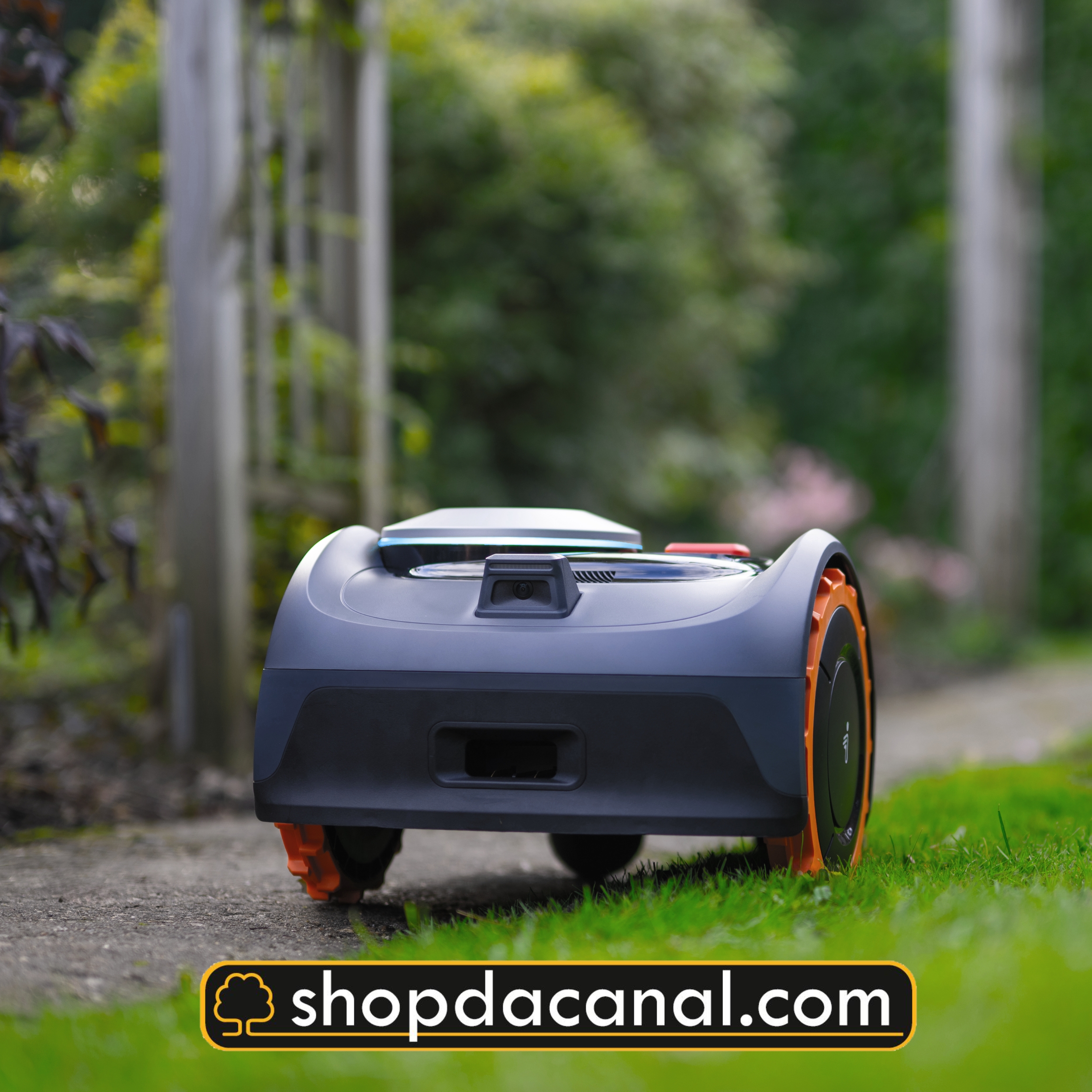 Robot rasaerba Segway Navimow i108E senza fili perimetrali, ideale per giardini fino a 800 mq con precisione GPS avanzata