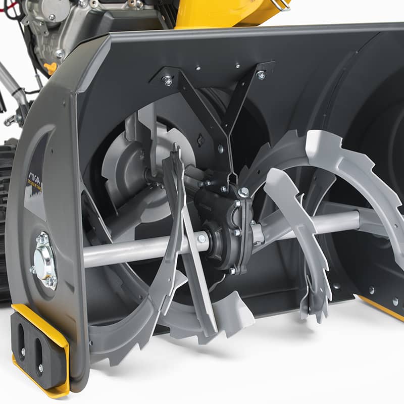 Spazzaneve Stiga ST 5266 P TRAC con coclea robusta, progettato per una rimozione efficace della neve. shopdacanal.com.