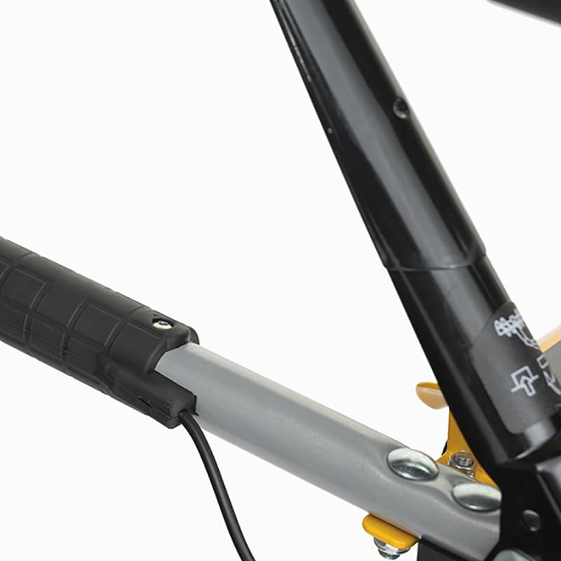 Spazzaneve Stiga ST 5266 P TRAC con leve di controllo, progettato per un utilizzo semplice e preciso nella rimozione della neve. shopdacanal.com.