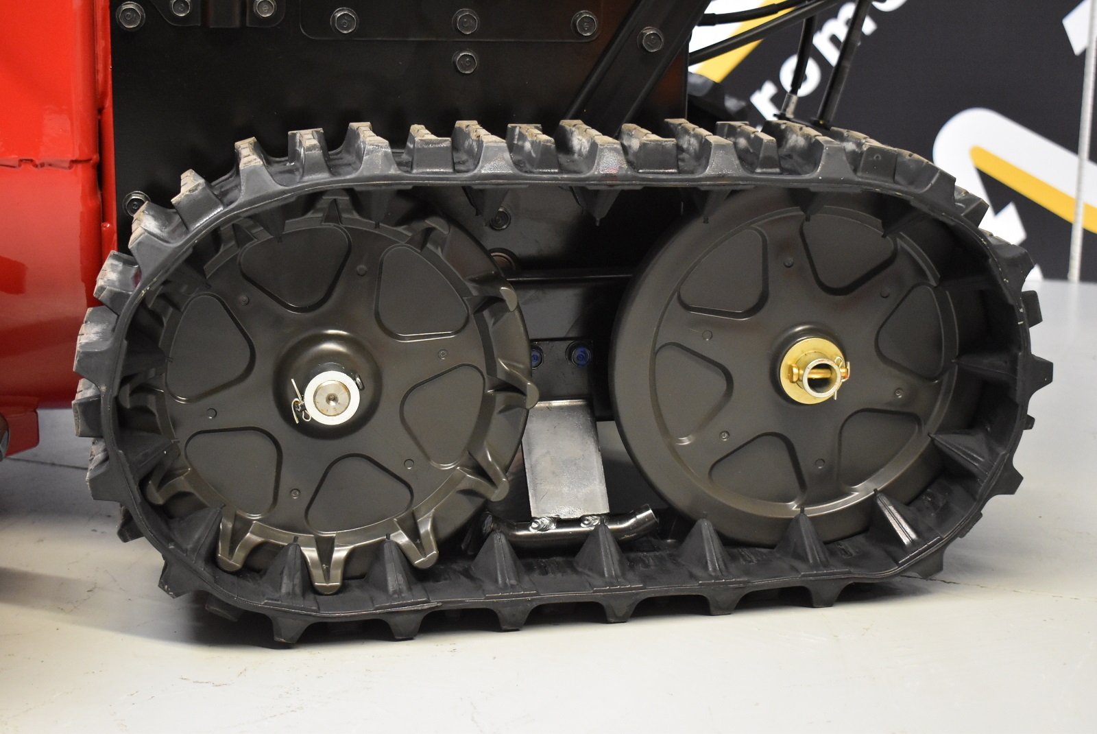 spazzaneve-Honda-HSS-970-AET-cingolo